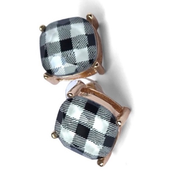 ✌🏼 #1261 Modern Black And White Checkered Plaid Earrings - Picture 8 of 15